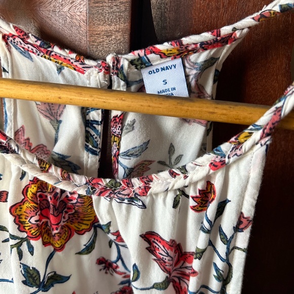 Old Navy Maxi Dress - Picture 3 of 4